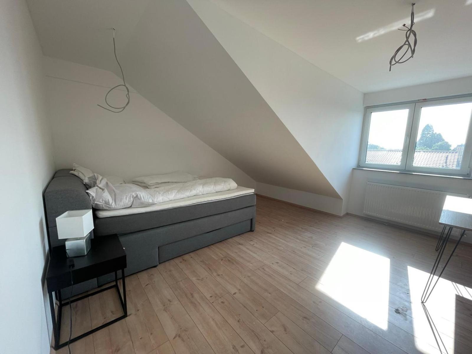 Simplex In Apartment *